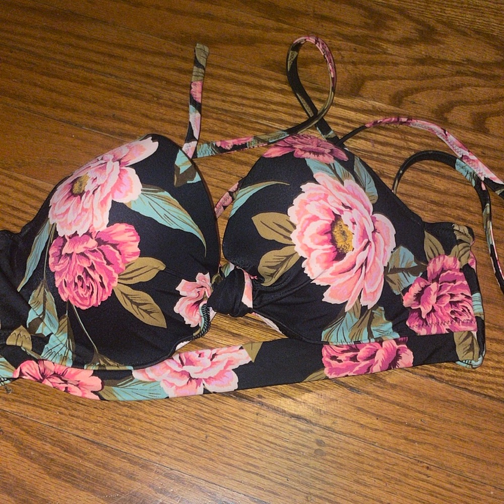 Shade & shore floral bathing suit top
